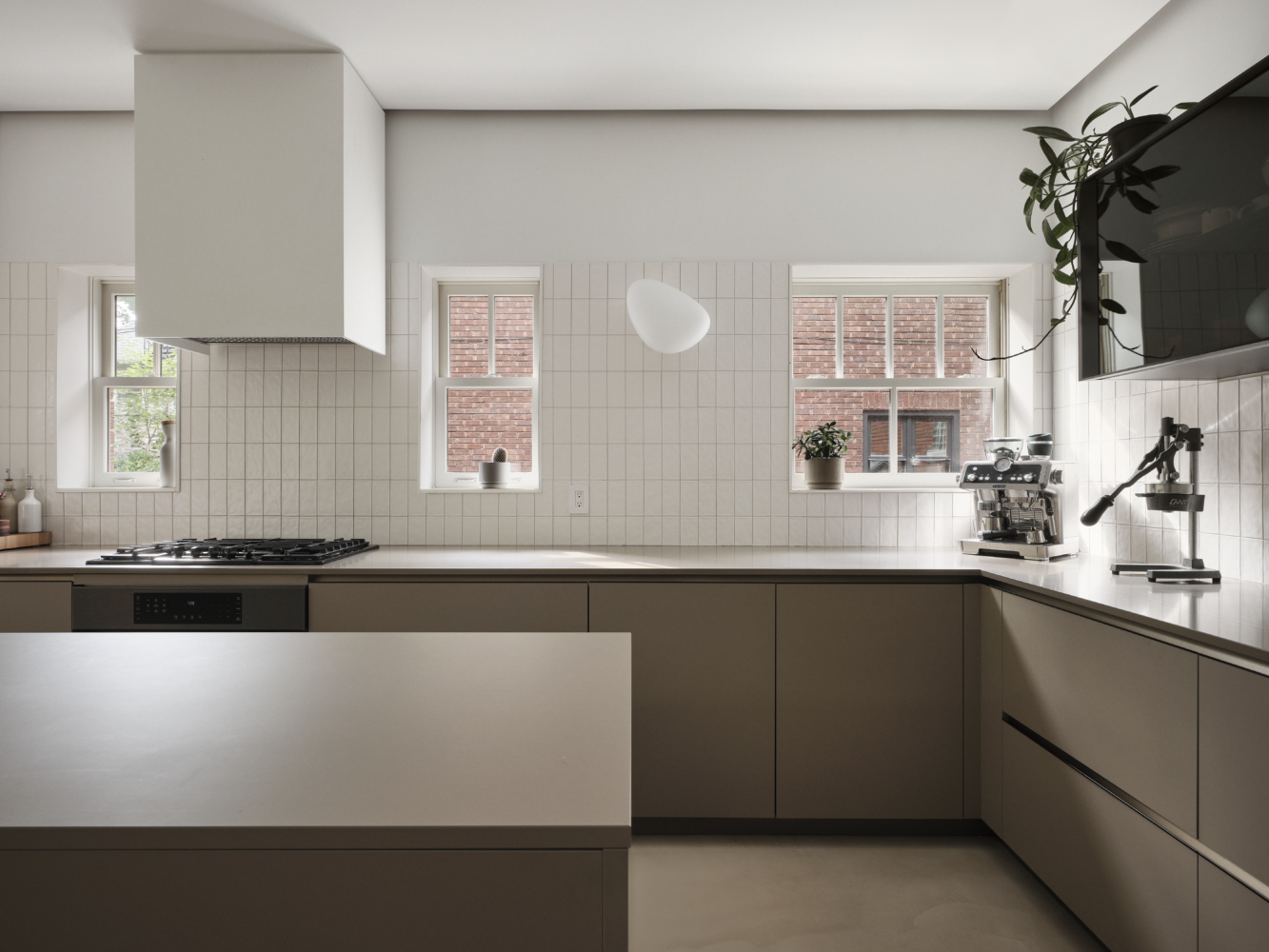 Outremont Schwimmer 339